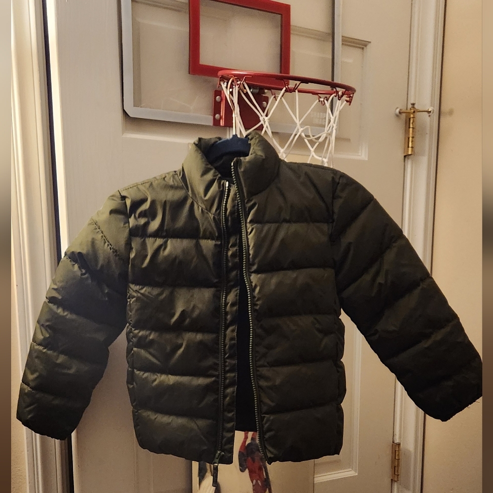 NWOT Boys (The Children's) PLACE olive/ army green puffer jacket size 5/6